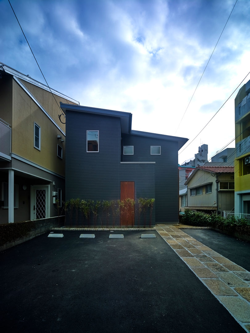 上町の家, 鶴巻デザイン室 鶴巻デザイン室 Rumah Modern