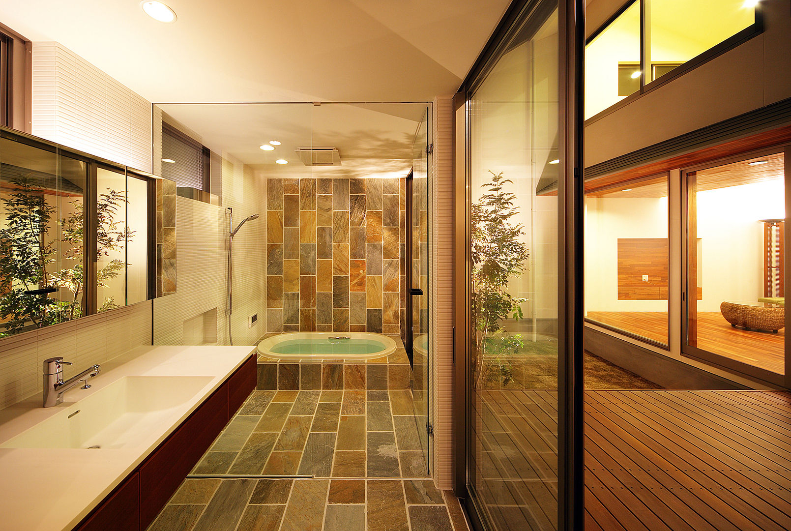 haus-vila, 一級建築士事務所haus 一級建築士事務所haus Phòng tắm phong cách châu Á