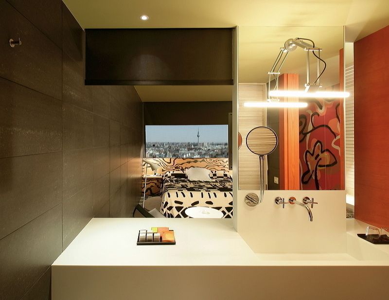 HOTEL PUERTA AMERICA, Madrid, Habitación Estudio Mariscal-Fernando Salas, RAFAEL VARGAS FOTOGRAFIA SL RAFAEL VARGAS FOTOGRAFIA SL Mediterranean style bathrooms