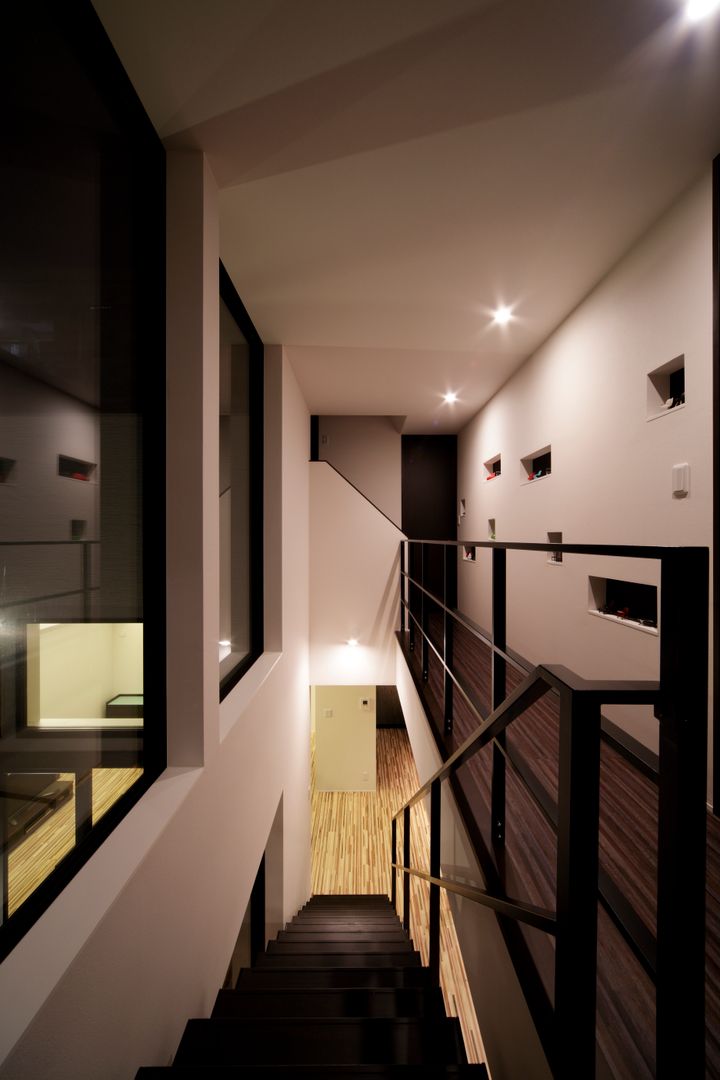 S House , artect design - アルテクト デザイン artect design - アルテクト デザイン Pasillos, vestíbulos y escaleras de estilo ecléctico