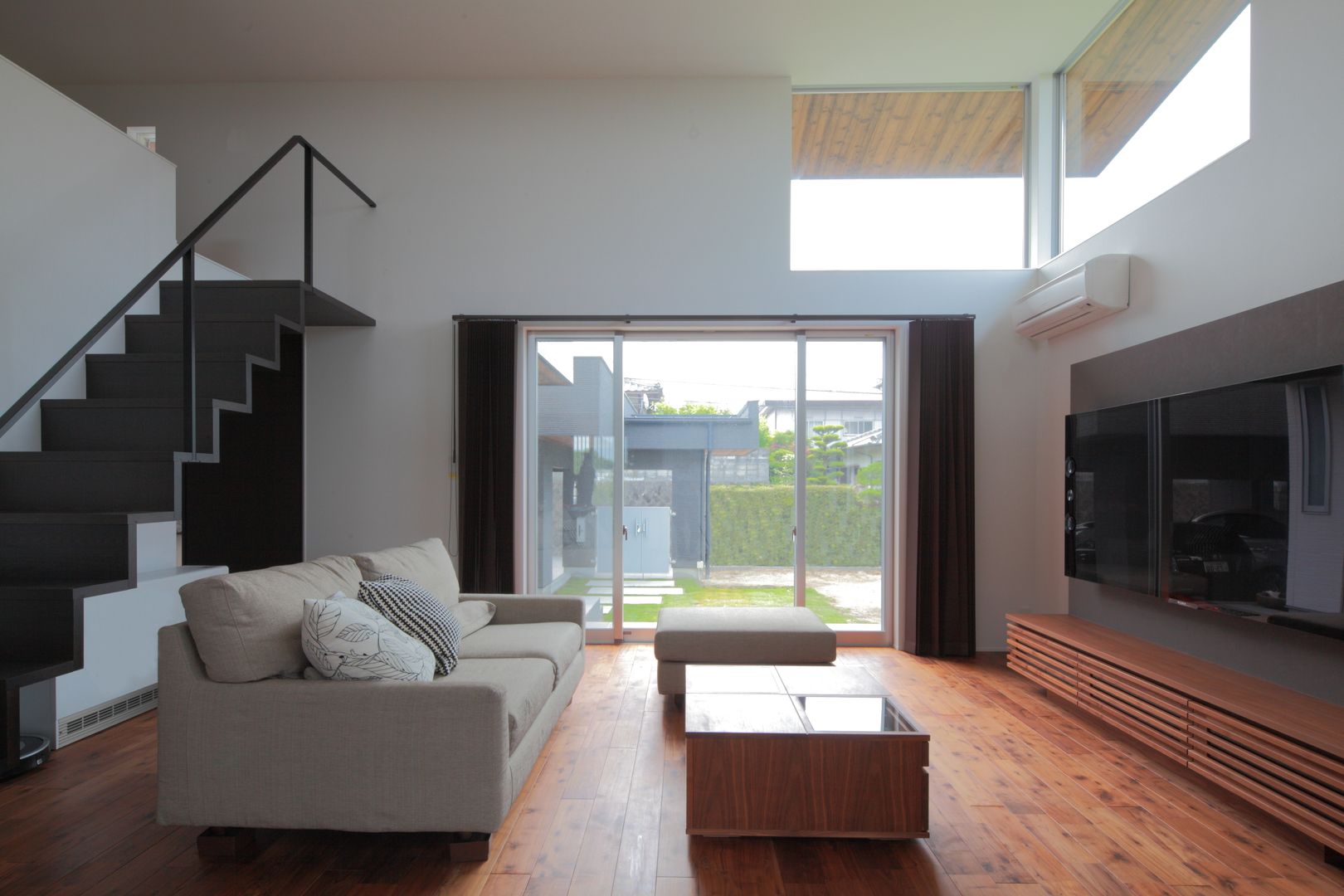 OKK House , artect design - アルテクト デザイン artect design - アルテクト デザイン Salas de estar ecléticas