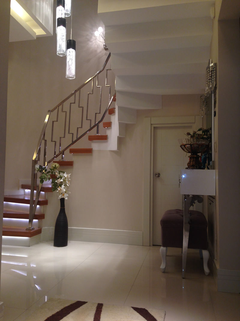 homify Modern Corridor, Hallway and Staircase