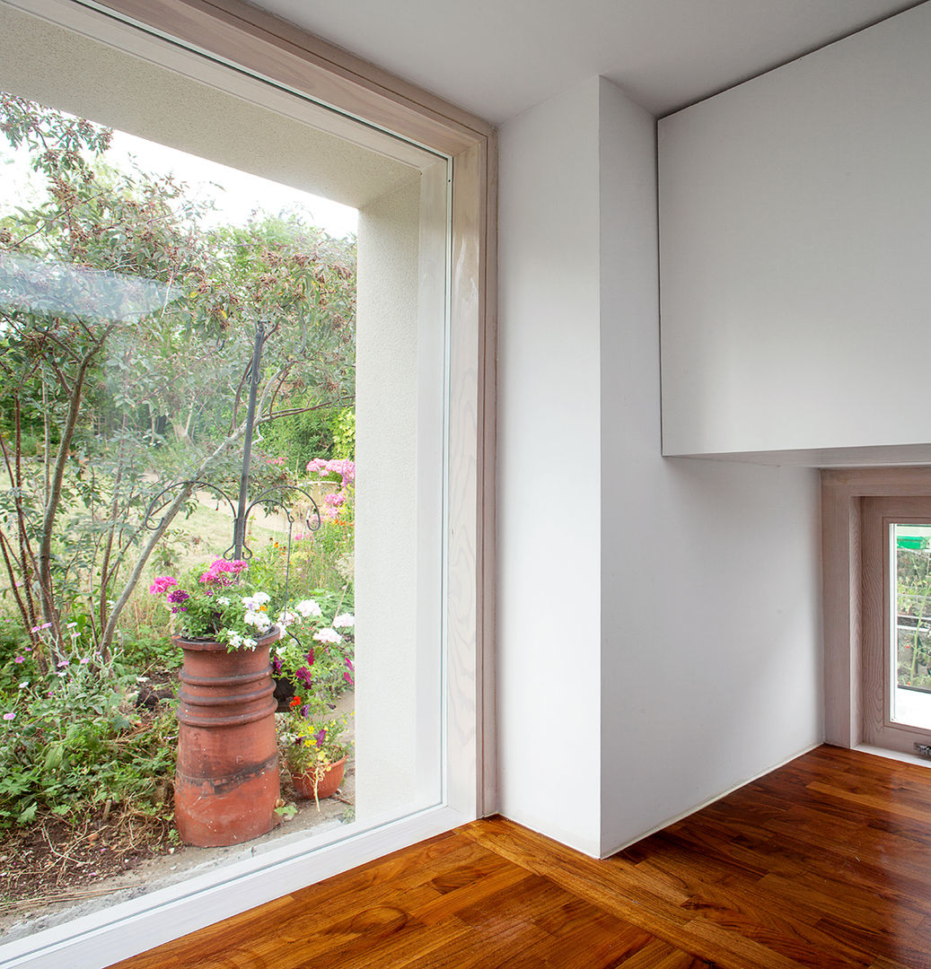 Private House in Epsom, Surrey, Francesco Pierazzi Architects Francesco Pierazzi Architects Janelas e portas modernas Madeira maciça Multicolor