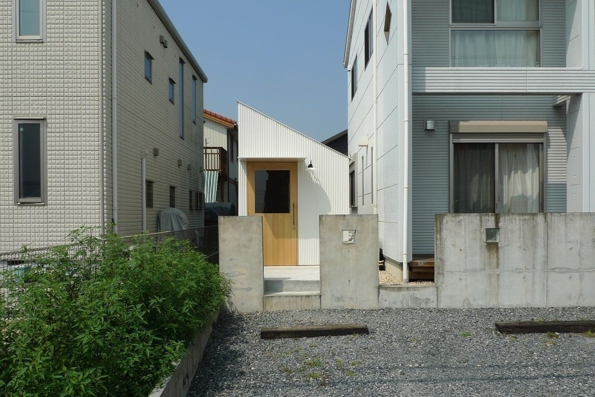 員弁の小屋 / Hut in Inabe, 市原忍建築設計事務所 / Shinobu Ichihara Architects 市原忍建築設計事務所 / Shinobu Ichihara Architects Garage/shed