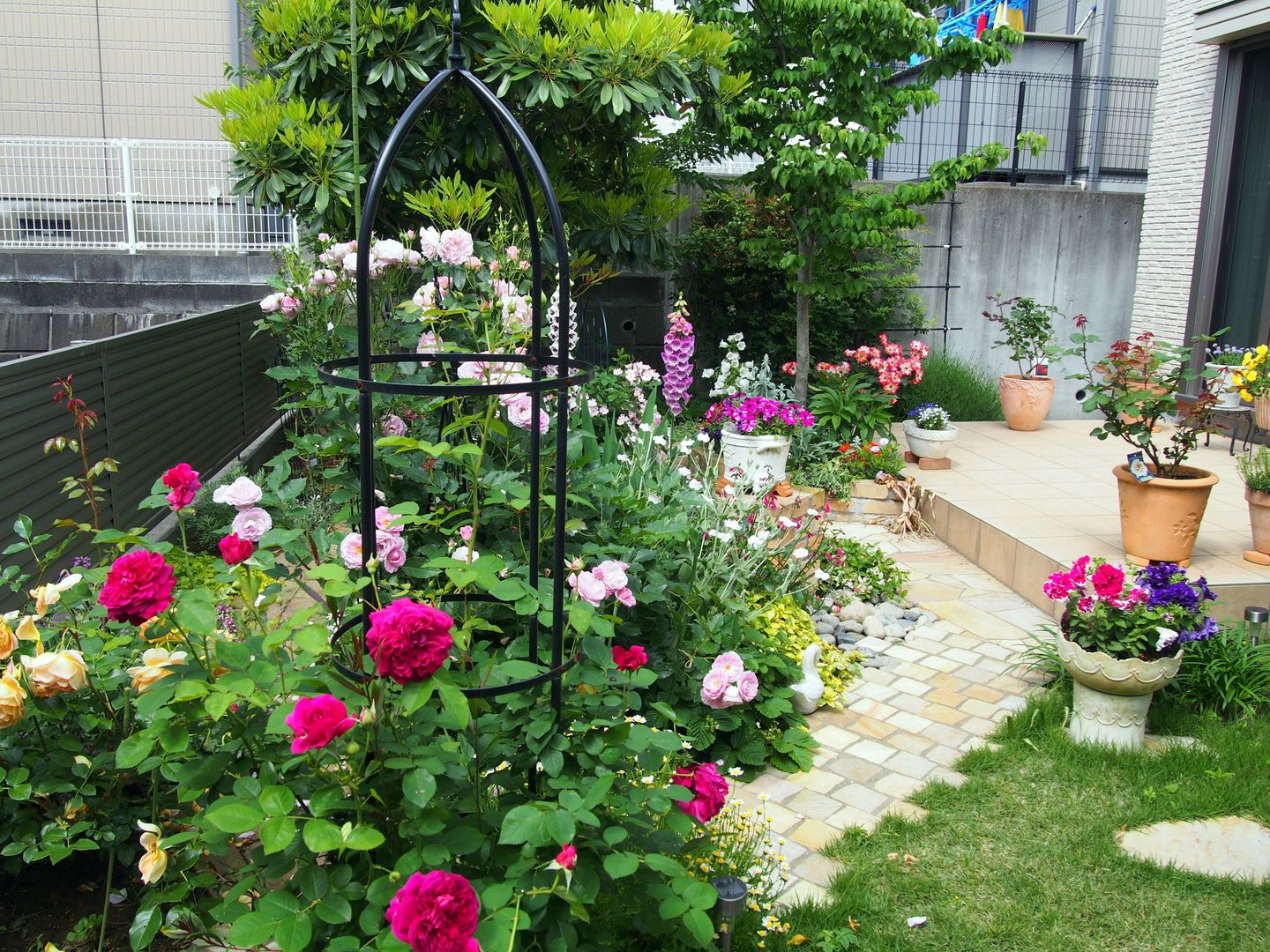 横浜市 Ｔ様邸 ガーデンリフォーム 隅々まで散策出来る庭, 有限会社 ＫＩ・ＫＯ・ＲＩ ＧＡＲＤＥＮ ＤＥＳＩＧＮ 有限会社 ＫＩ・ＫＯ・ＲＩ ＧＡＲＤＥＮ ＤＥＳＩＧＮ