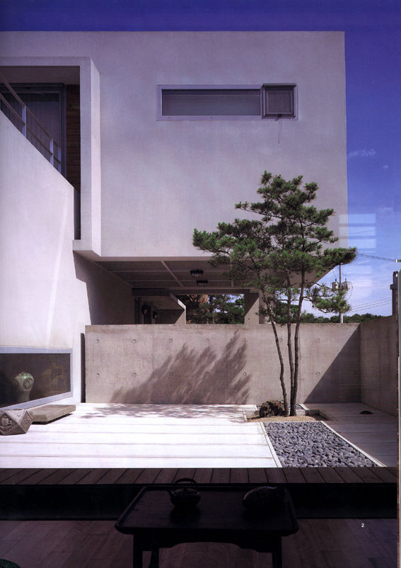 동 다 (東 茶), HANMEI - LEECHUNGKEE HANMEI - LEECHUNGKEE Moderne balkons, veranda's en terrassen