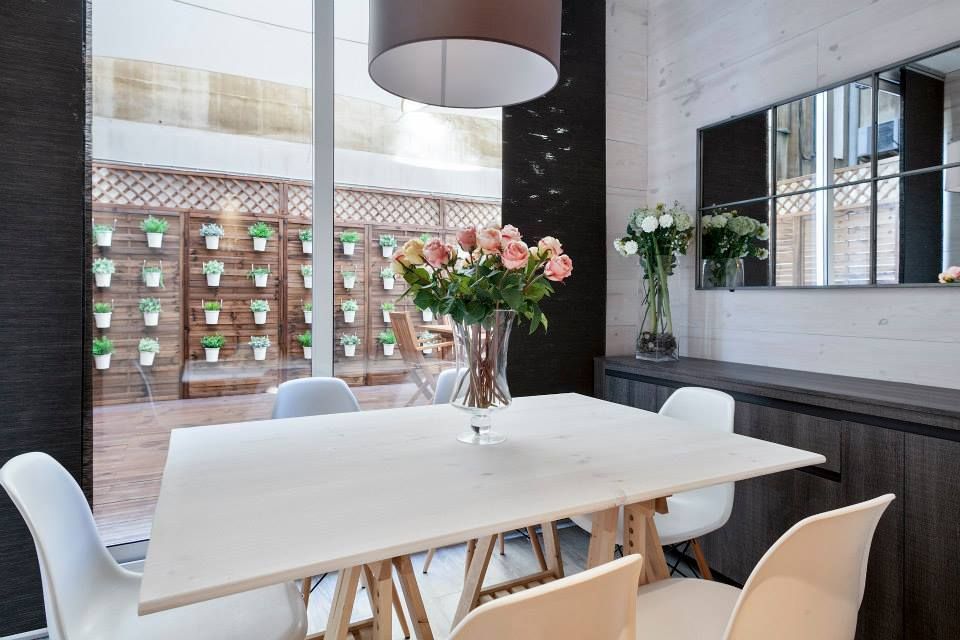 APARTAMENTO EIXAMPLE DE BARCELONA, Time2dsign Time2dsign Modern Dining Room