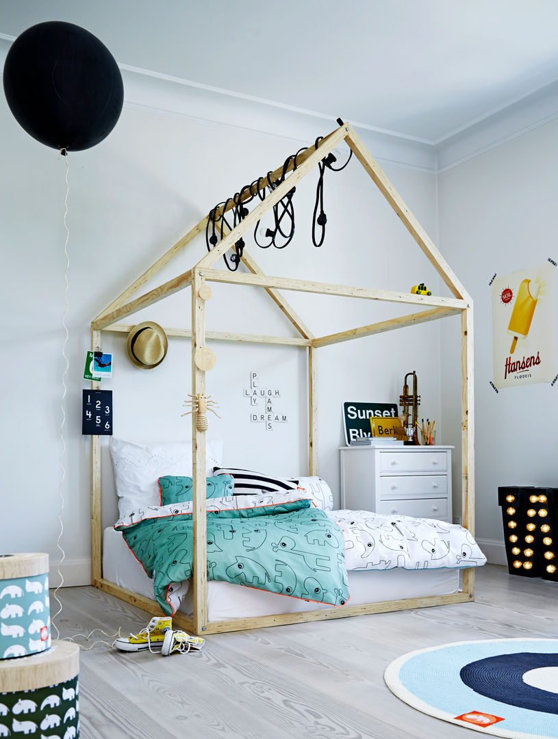 Jongenskamers van Done by Deer, De Kleine Generatie De Kleine Generatie Scandinavian style nursery/kids room Beds & cribs
