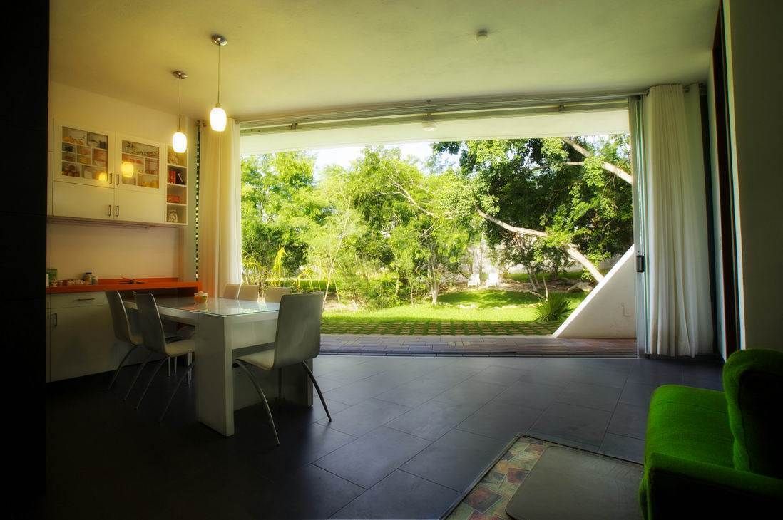 Casa VSP + JUR, sanzpont [arquitectura] sanzpont [arquitectura] Dining room