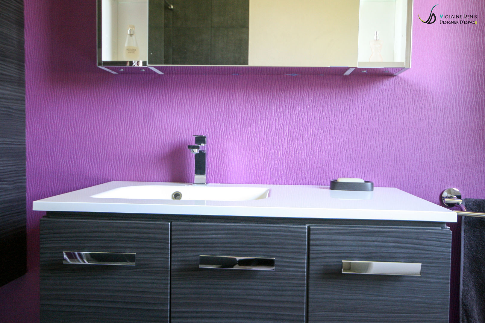 Rénovation d'une salle de bain à accessibilité PMR, Violaine Denis Violaine Denis Modern style bathrooms