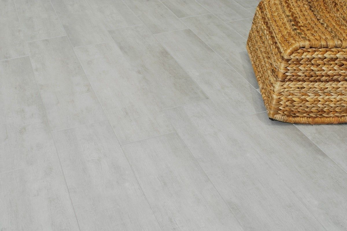 Wood effect floor tiles Habitat Grigio 21x85 ItalianGres Modern style kitchen