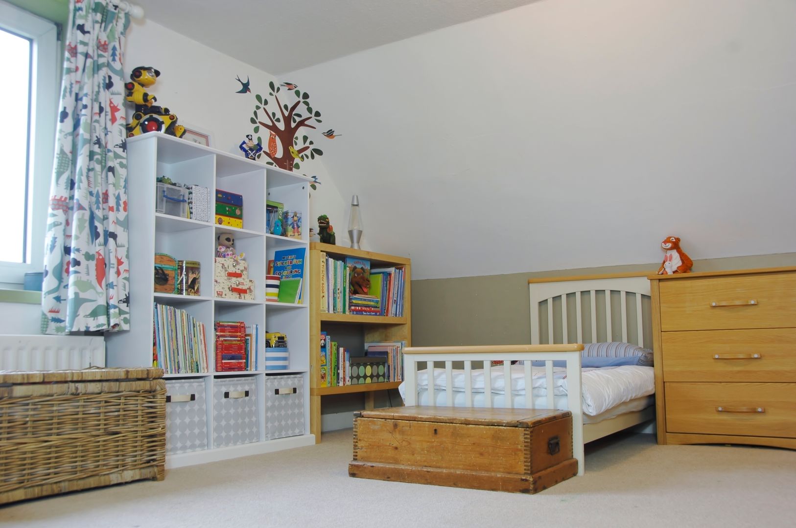 Flat in Tunbridge Wells, Bandon Interior Design Bandon Interior Design Nursery/kid’s room