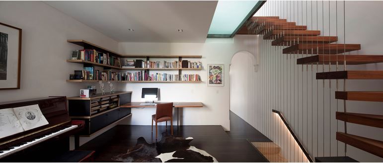 Photo by Brett Boardman Sam Crawford Architects Modern study/office