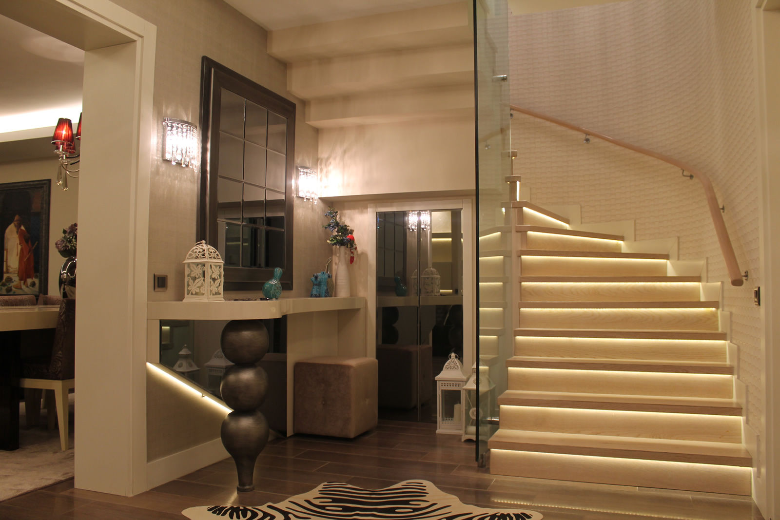 homify Modern Corridor, Hallway and Staircase