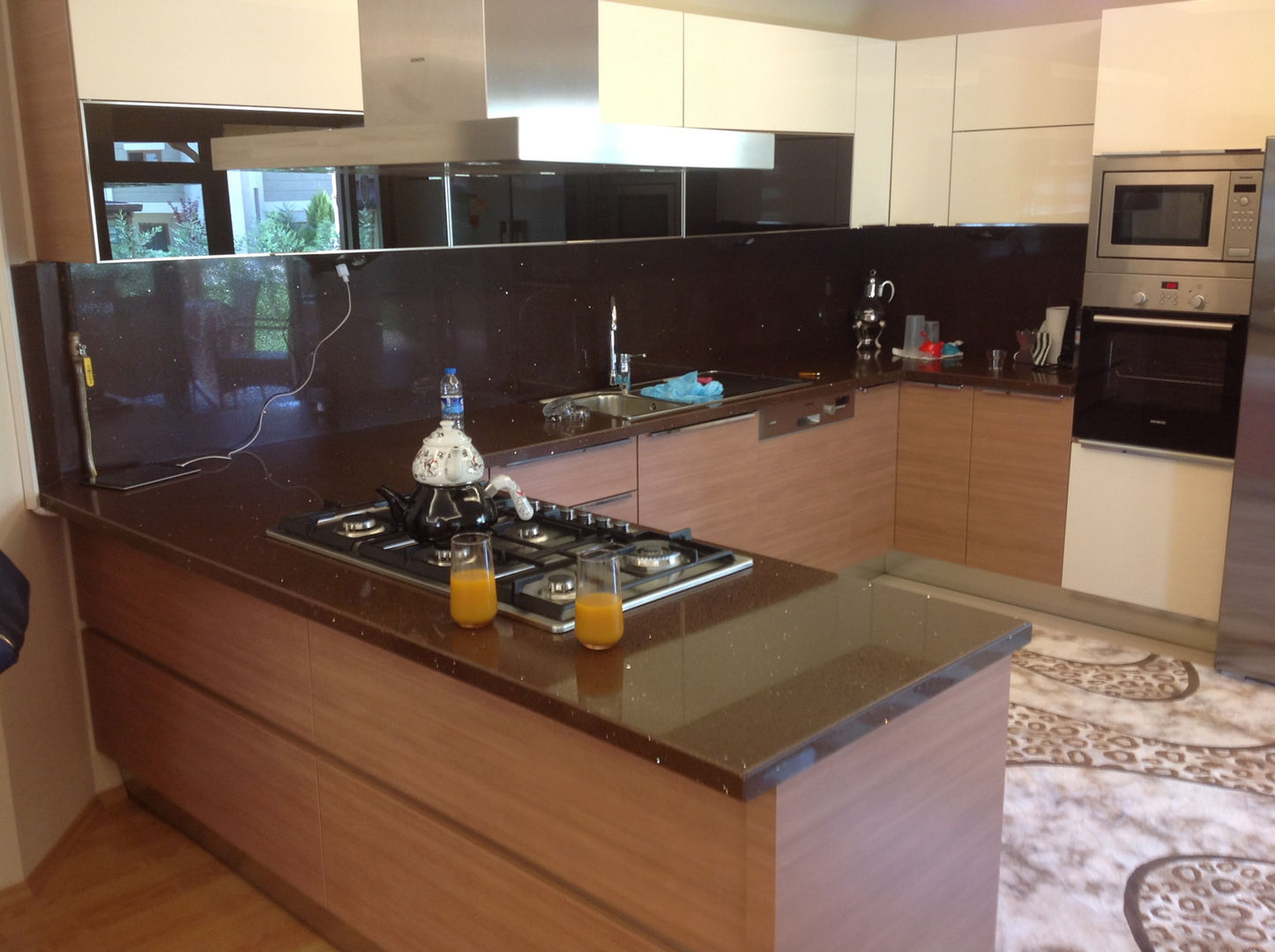 homify Modern kitchen