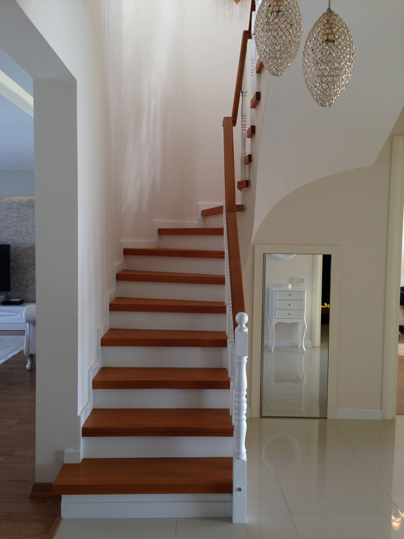 homify Modern Corridor, Hallway and Staircase