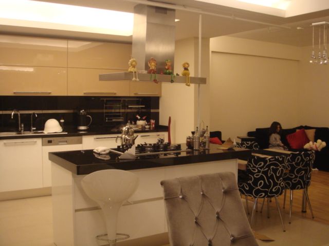 homify Modern style kitchen