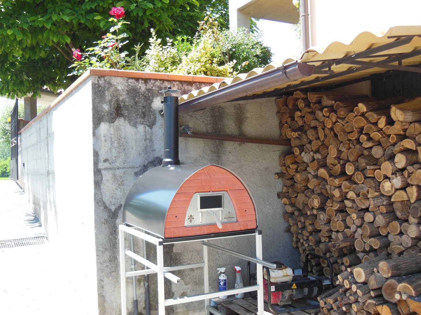 Outdoor Wood fired pizza oven Pizzone Genotema SRL Unipersonale 庭院 火坑與燒烤