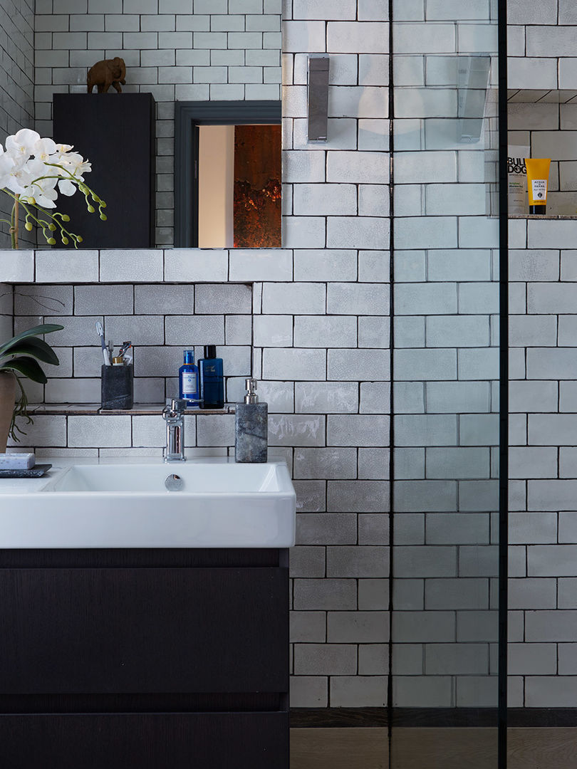 ENSUITE WETROOM IS AND REN STUDIOS LTD Eclectic style bathroom