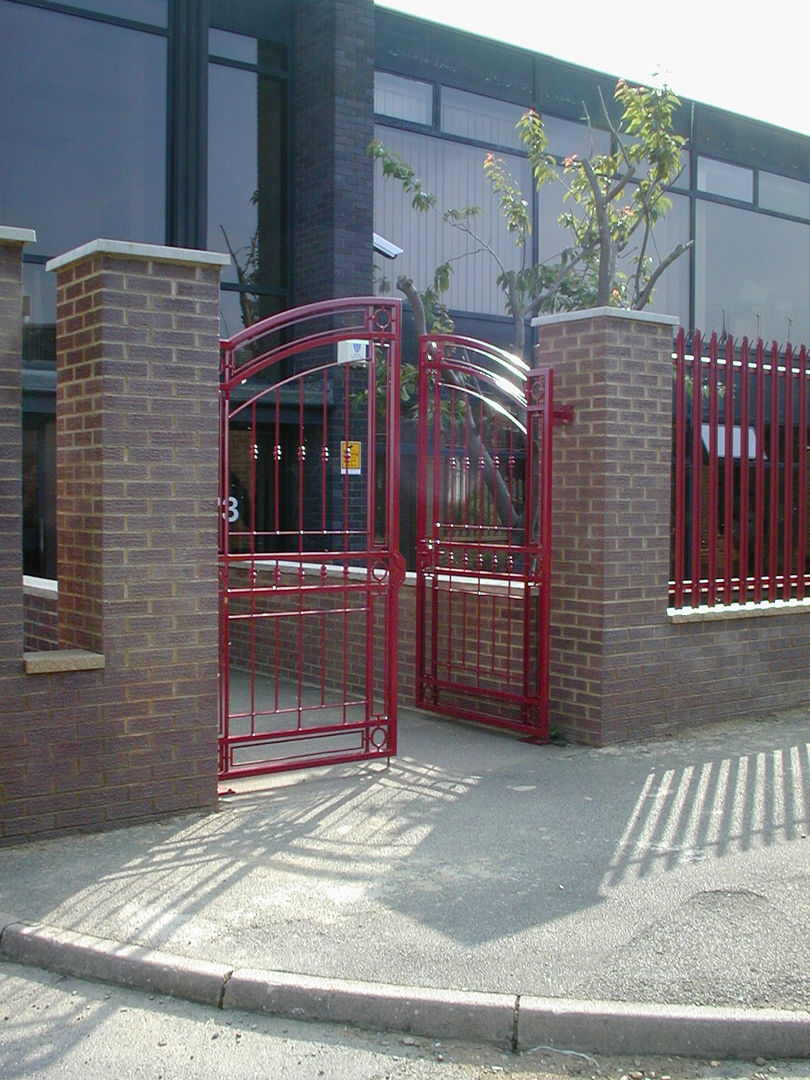 Automatic steel gates AGD Systems Espacios comerciales Espacios comerciales