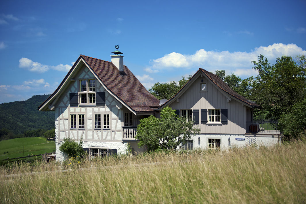 Riegelhaus in Hirzel, Dr. Schmitz-Riol Planungsgesellschaft mbH Dr. Schmitz-Riol Planungsgesellschaft mbH Rumah Gaya Country