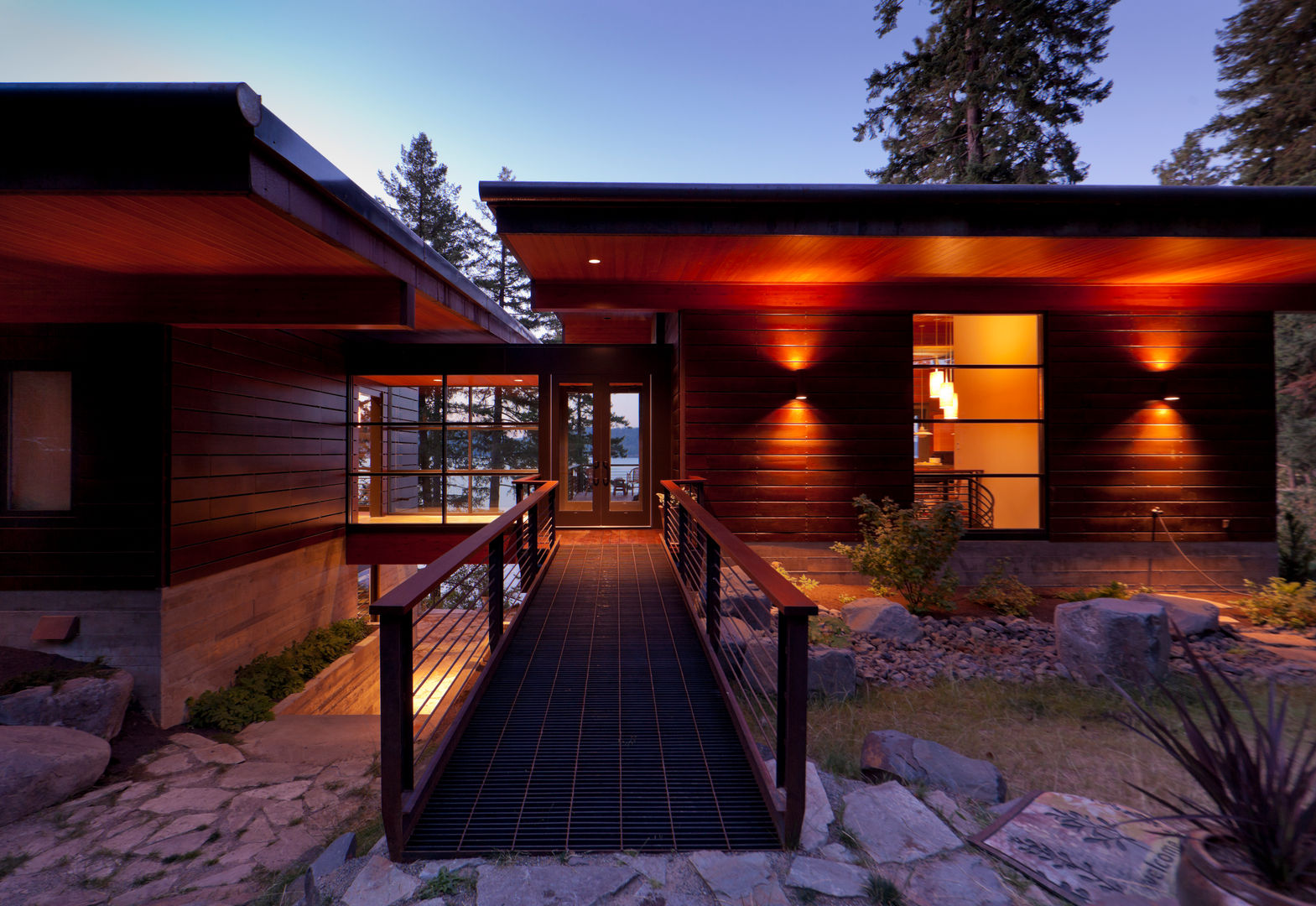 Coeur D'Alene Residence, Uptic Studios Uptic Studios 모던스타일 주택