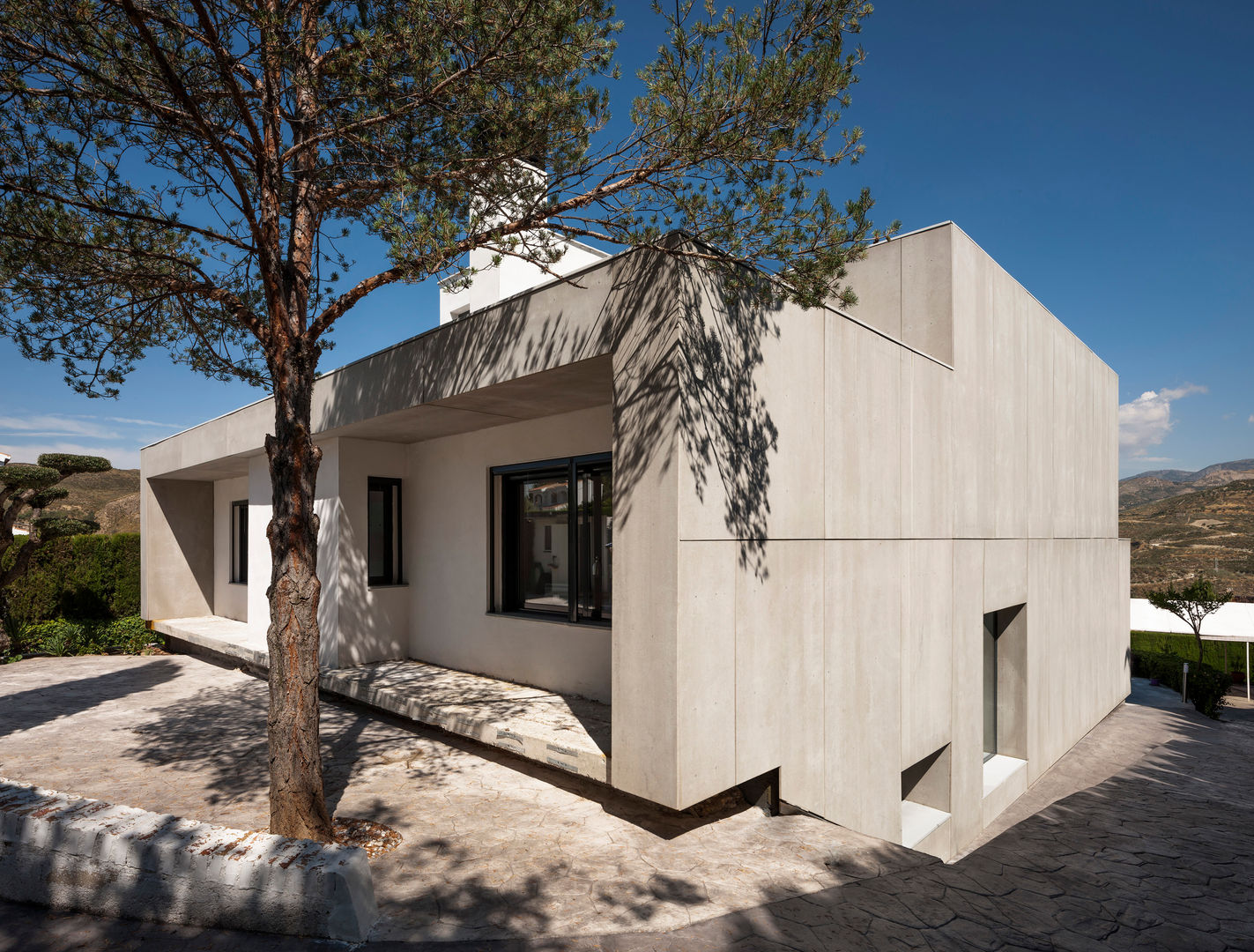 VIsta Fachada Trasera_Dormitorios ariasrecalde taller de arquitectura Casas de estilo minimalista