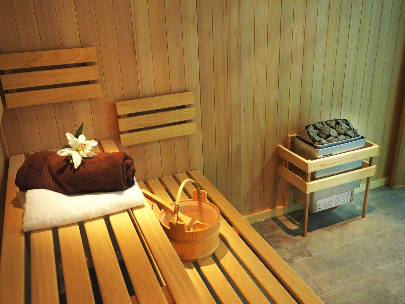 Bespoke Sauna & Steam Room for Pool Area, Oceanic Saunas Oceanic Saunas Piscinas de estilo moderno