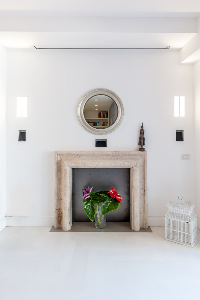 zero6studio Monteverde, Paolo Fusco Photo Paolo Fusco Photo Minimalist living room Fireplaces & accessories