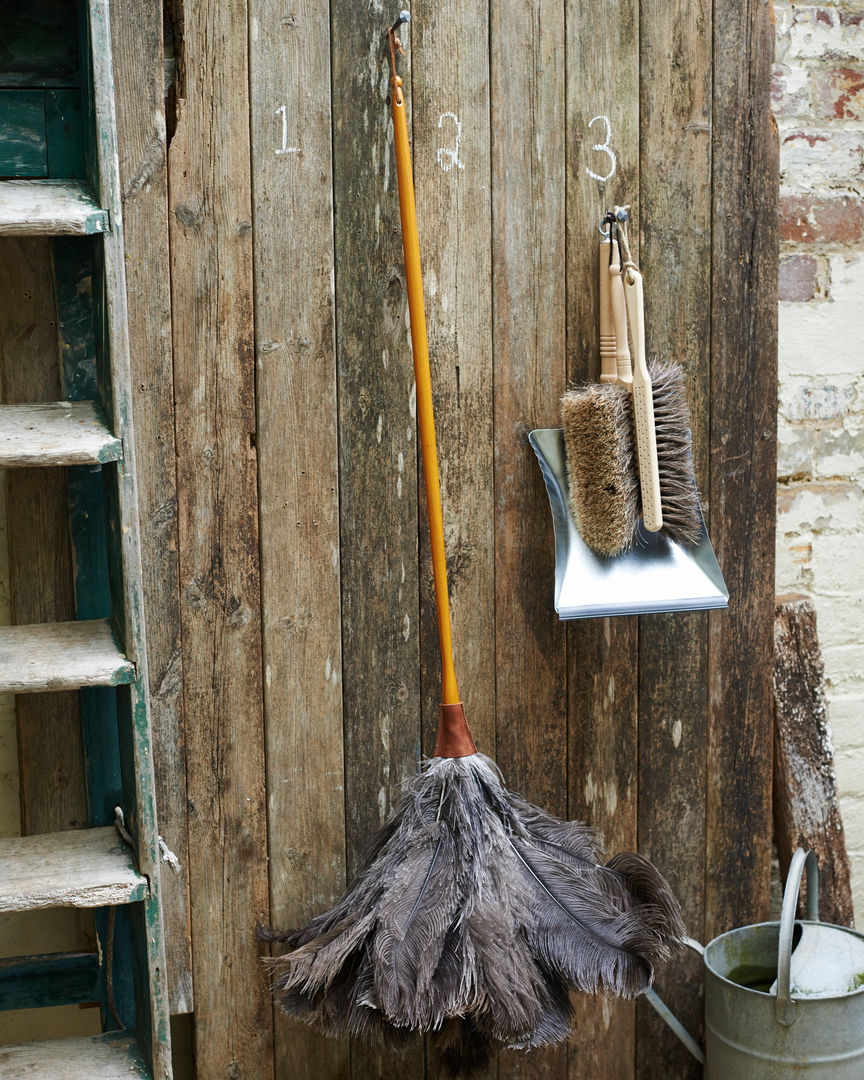 Ostrich feather duster brush64 Casas de estilo rural Artículos del hogar