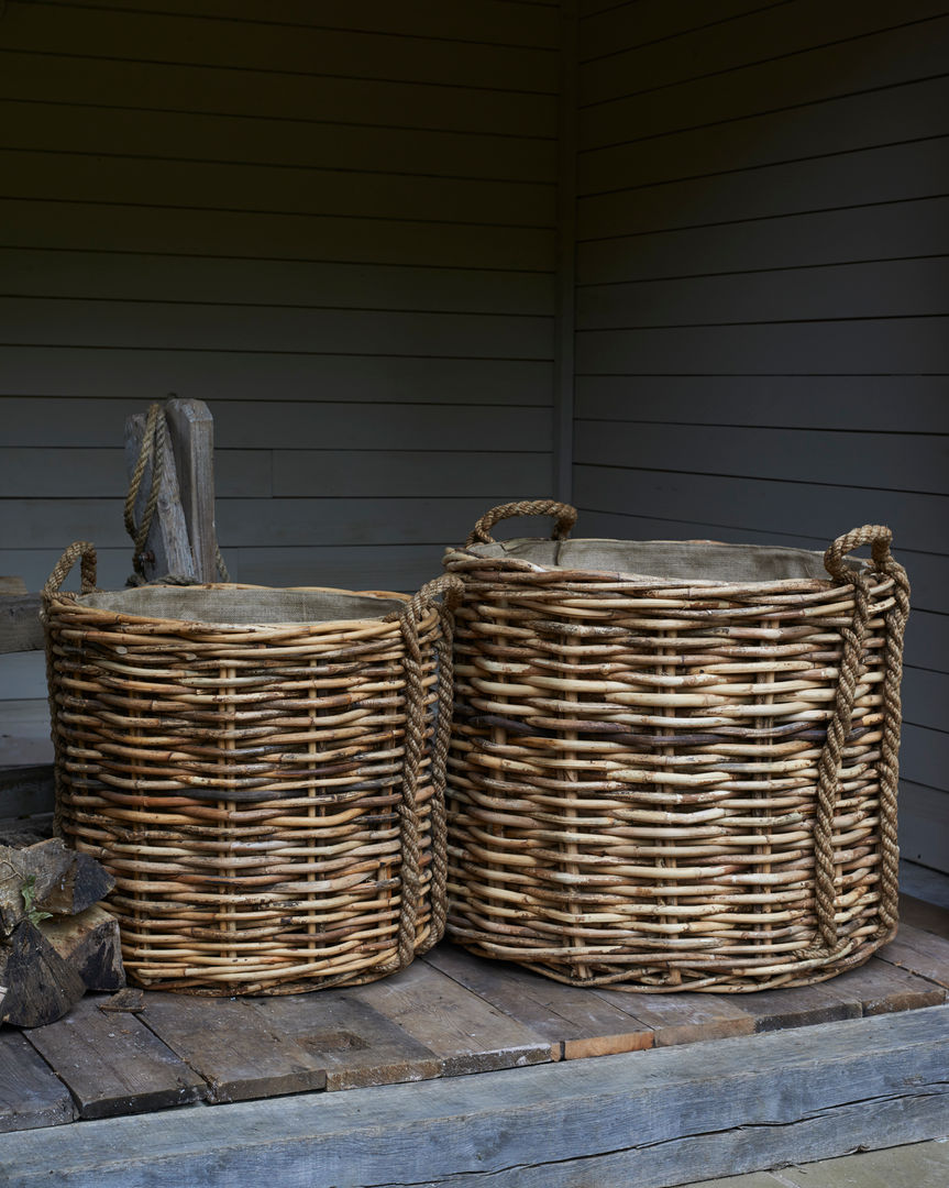 Very large rattan log baskets - rope handles brush64 Salas de estar campestres Lareiras e acessórios