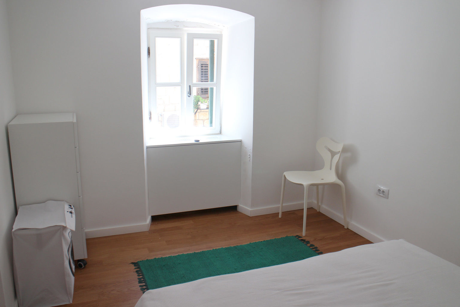 1st floor bedroom: minimalist by drawing agency ltd, Minimalist