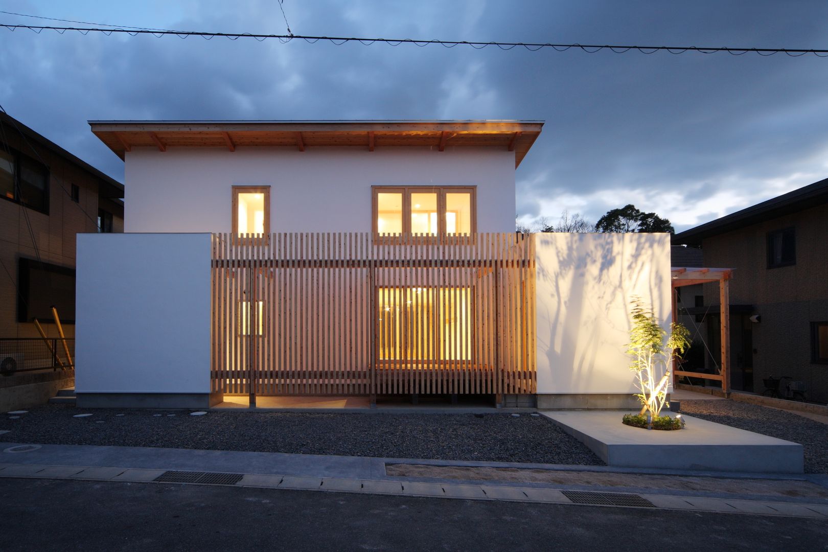 長尾台の家, 吉田慎二／建築･計画ワイズスタジオ 吉田慎二／建築･計画ワイズスタジオ Azjatyckie domy