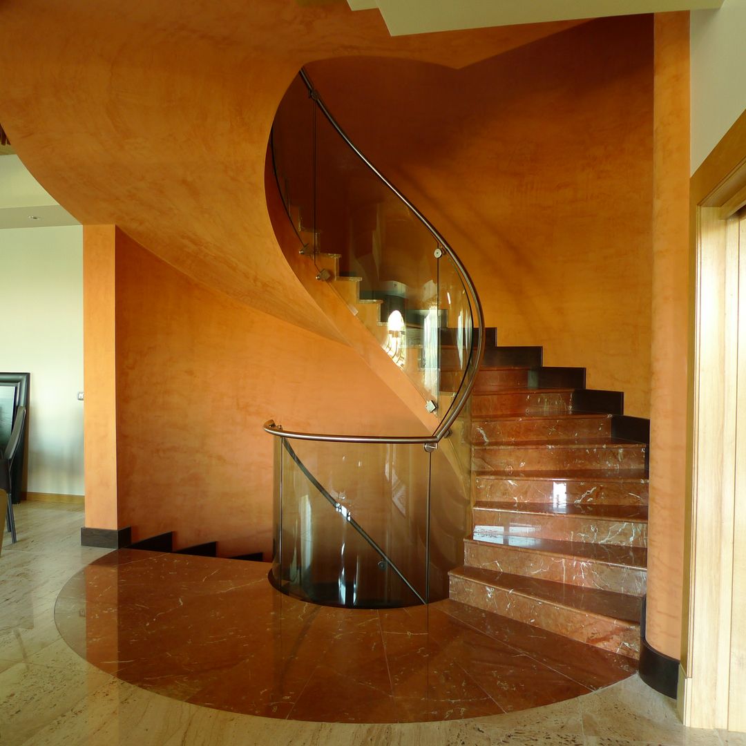 CASA RAÚL, DELSO ARQUITECTOS DELSO ARQUITECTOS Modern corridor, hallway & stairs Glass