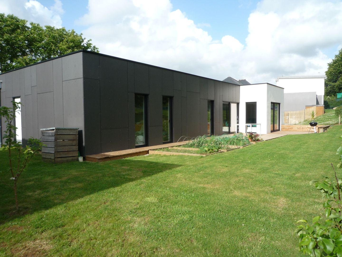 Maison de plain-pied en Black & White, atelier 742 atelier 742 Modern houses