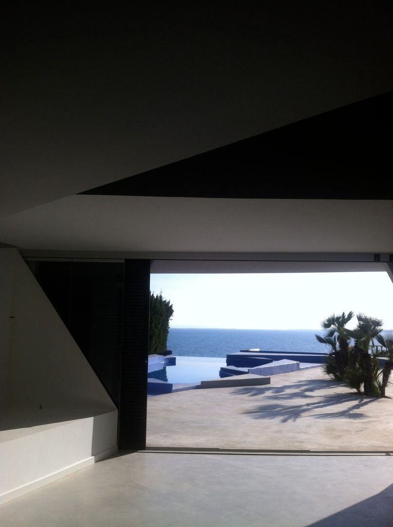 PROYECTO 4, LOWDECOR LOWDECOR Balcones y terrazas de estilo minimalista Granito