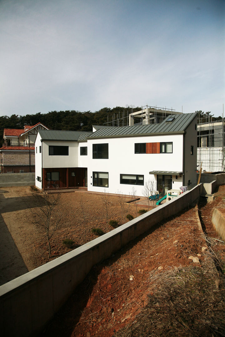 은하수가 (Eunhasoo House), 삼간일목 (Samganilmok) 삼간일목 (Samganilmok) Casas modernas