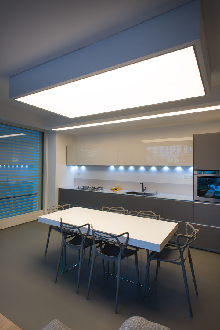 Una villa, Mario Ferrara Mario Ferrara Modern kitchen