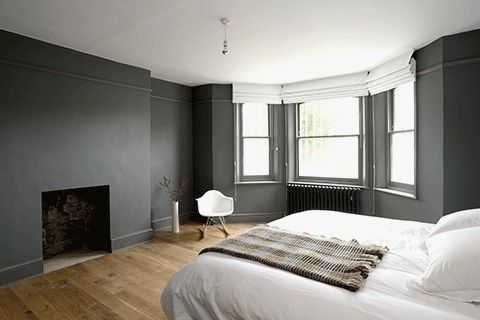 Deep grey throughout Forster Inc Camera da letto moderna