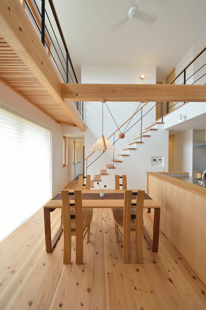 nookモリノイエ, 株式会社北村建築工房 株式会社北村建築工房 Scandinavian style dining room Lighting