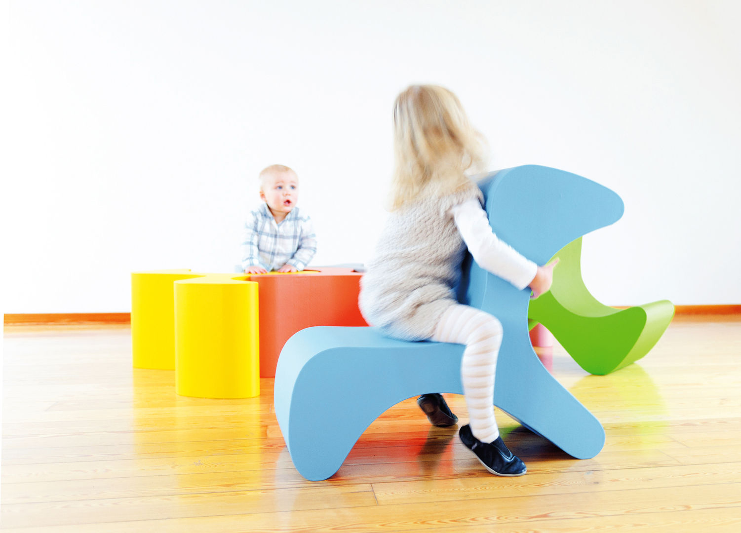 FLIP for kids, Studio for Spatial Design Studio for Spatial Design Dormitorios infantiles modernos: Juguetes