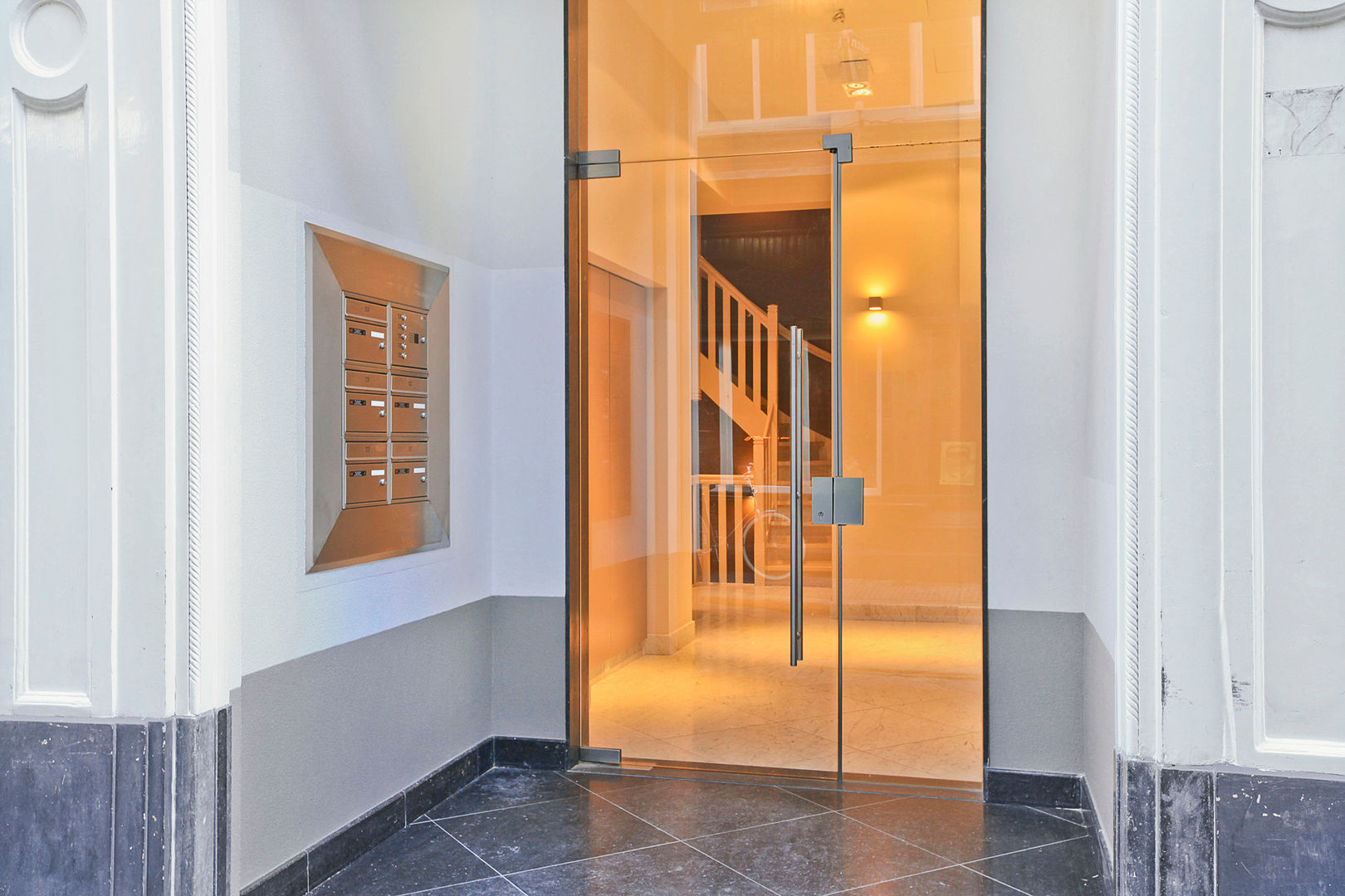 Paleis-Hof, Buro Spoormaker Buro Spoormaker Classic style corridor, hallway and stairs