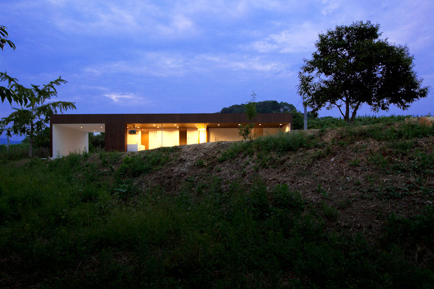 飯塚の家, 松本匡弘建築設計事務所 松本匡弘建築設計事務所 Casas modernas