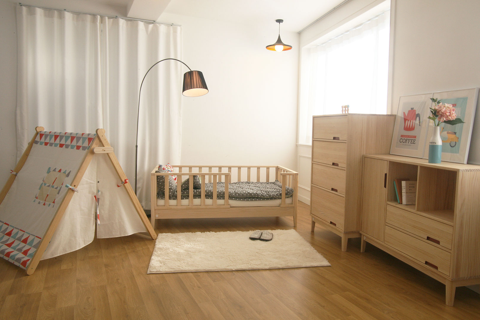 변형이 가능한 아동가구 끌렘 입니다., 끌렘(KKLEM) 끌렘(KKLEM) Dormitorios infantiles modernos Camas y cunas