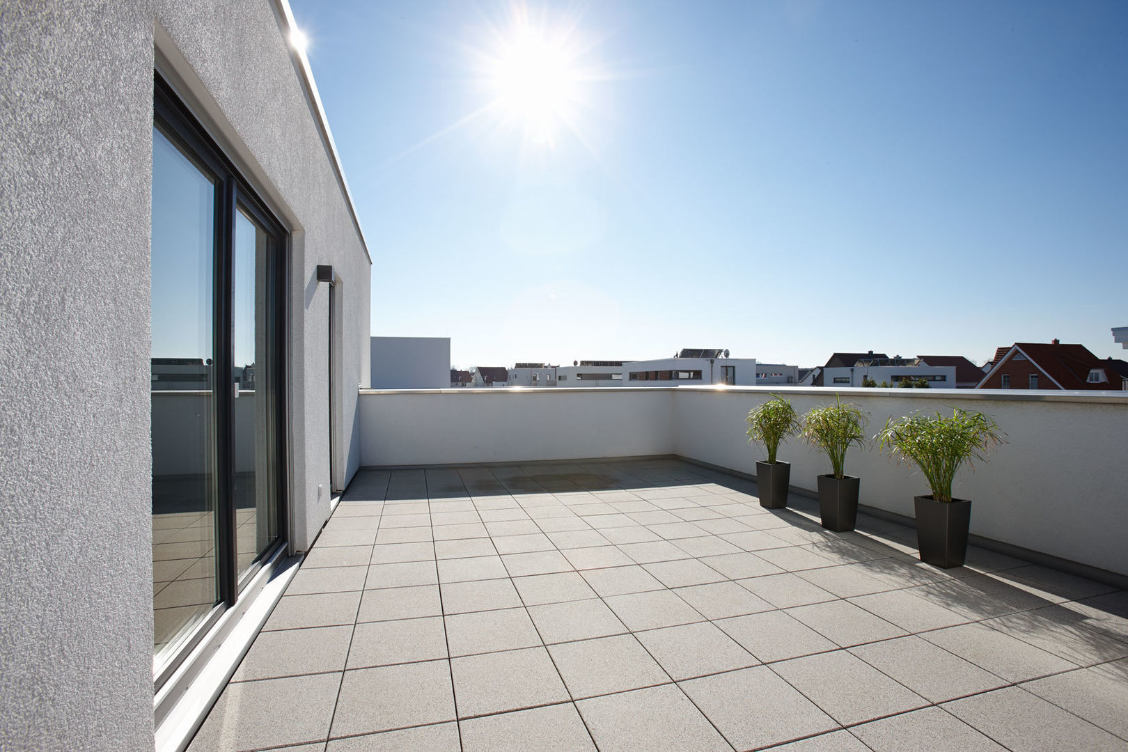 homify Balcon, Veranda & Terrasse modernes