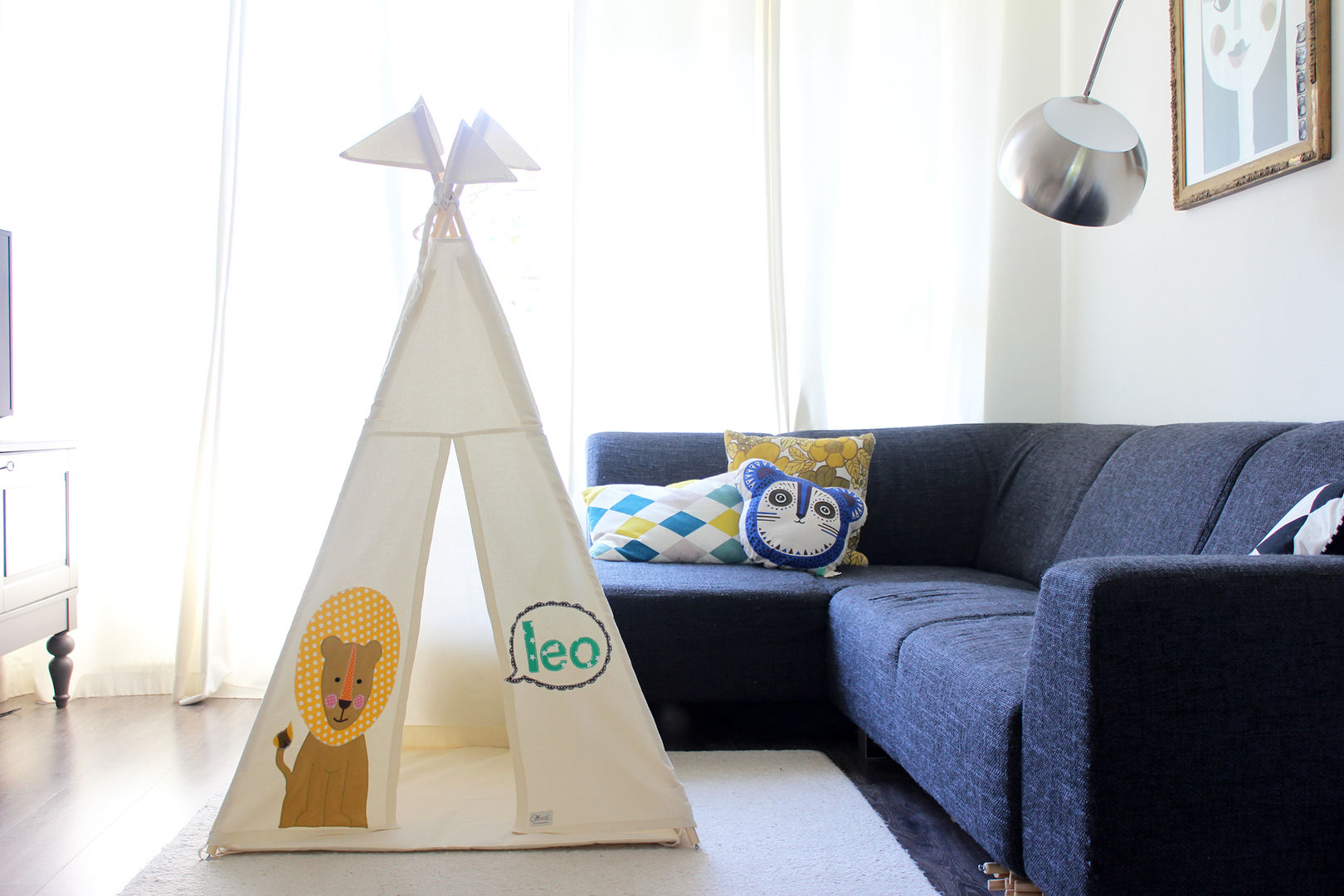 Moozle Bespoke teepee Reg size Moozle Habitaciones para niños de estilo moderno Armarios y cómodas