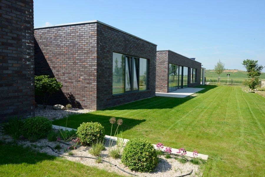 FAMILY HOUSE IN OŘECH,CZECH REPUBLIC, MARKÉTA CAJTHAMLOVÁ, ARCHITEKTONICKÁ PROJEKČNÍ KANCELÁŘ MARKÉTA CAJTHAMLOVÁ, ARCHITEKTONICKÁ PROJEKČNÍ KANCELÁŘ Rumah Minimalis