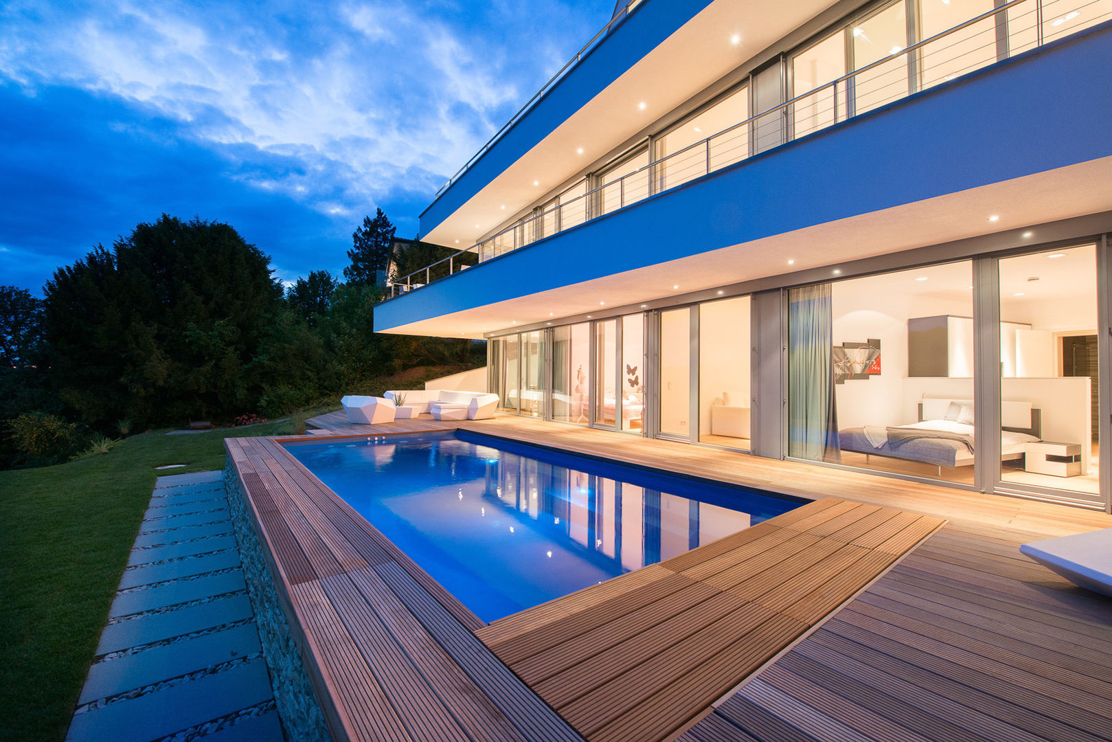 homify Modern Pool