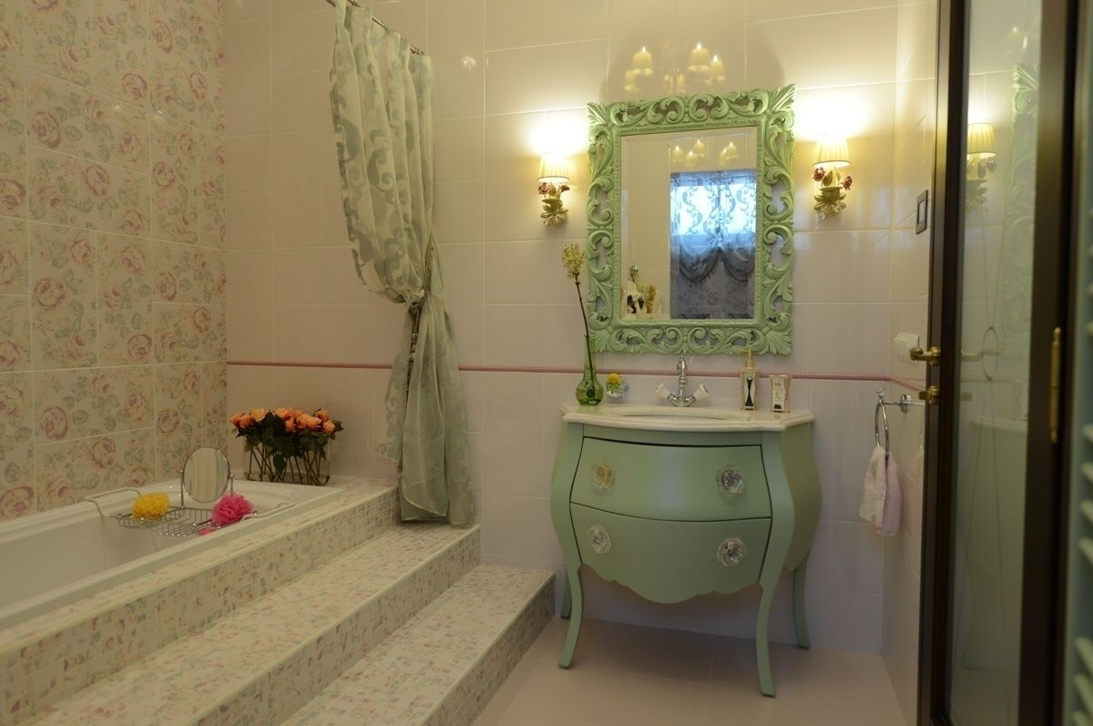 The House in Wonderland, udesign udesign Classic style bathrooms