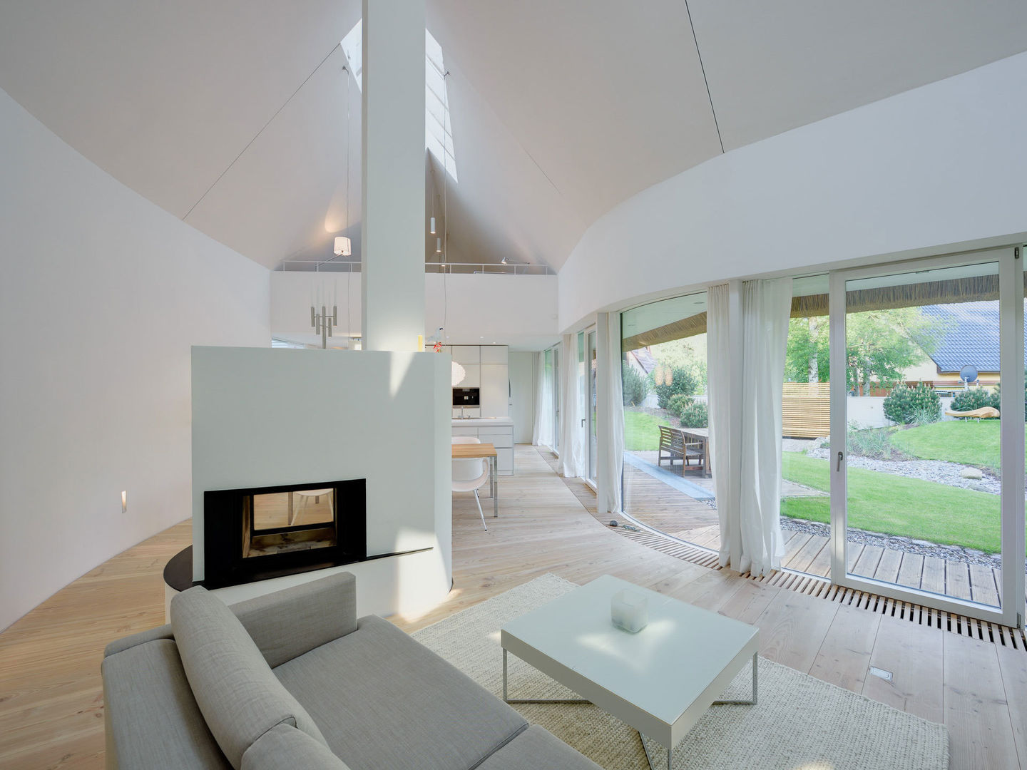 Galeriehaus im Dünenwald, Möhring Architekten Möhring Architekten Modern Living Room